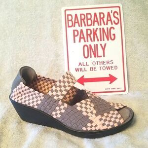 BARETRAPS Umma Open Toe SZ 8 NWOT
